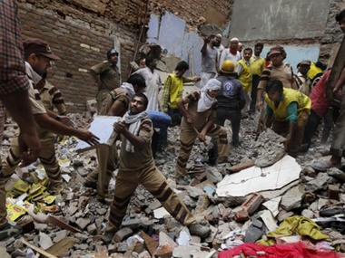 В Индии при обрушении зданий погибли 16 человек