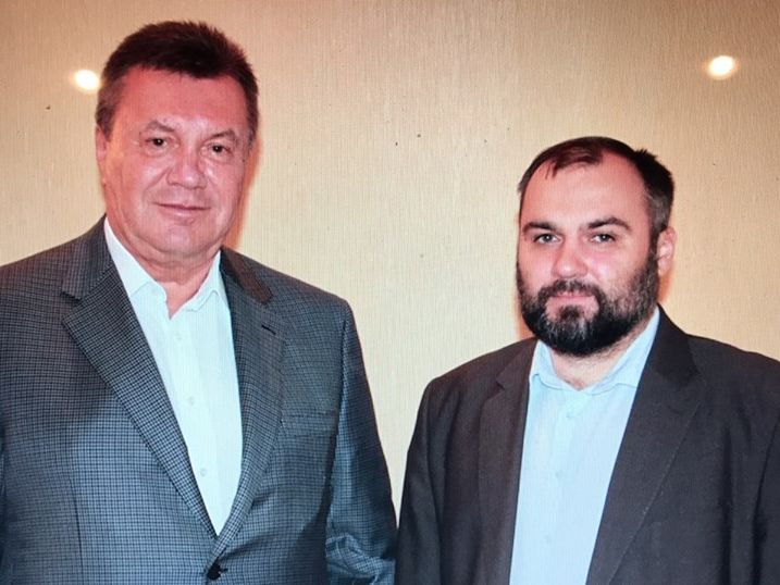 Адвокат Овсянников встретился с Януковичем