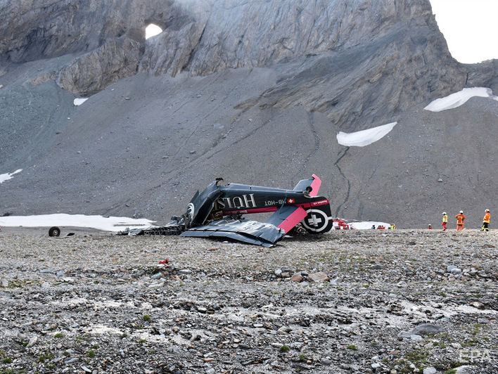 В Швейцарских Альпах разбился самолет Junkers Ju-52 с 20 людьми на борту