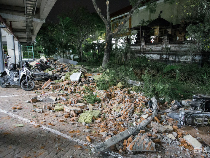Количество жертв землетрясения в Индонезии увеличилось до 82 человек