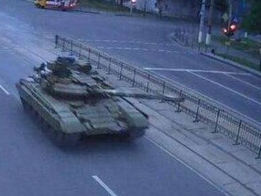 СМИ: В Рубежном Луганской области в жилом массиве замечены танки
