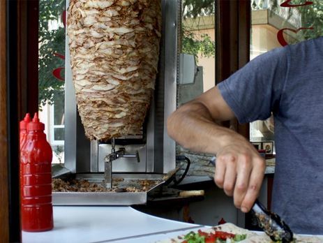 Число отравившихся шаурмой в Киеве достигло 93