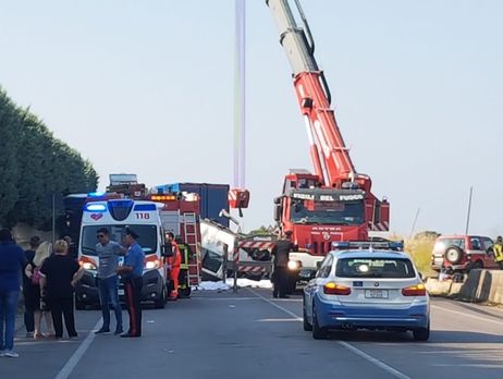 ﻿В Італії у ДТП загинуло 12 робітників з Африки