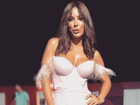 Ани Лорак с дочерью улетела в Иерусалим