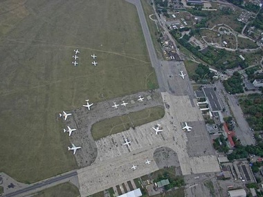 В аэропорту Днепропетровска упал военный самолет
