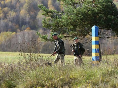 В Закарпатье контрабандисты напали на пограничника, он госпитализирован с ранением