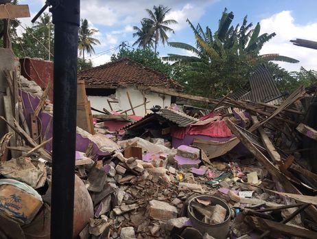 В Индонезии произошли новые подземные толчки, двое погибших