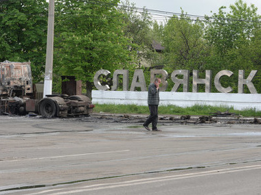 СМИ: Заложники в Славянске сообщили, что боевики бросили вещи, оружие, даже деньги