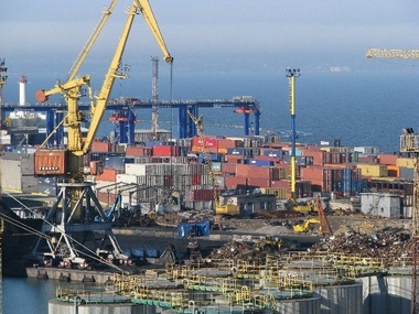 Украина закрывает порты Крыма для международного судоходства