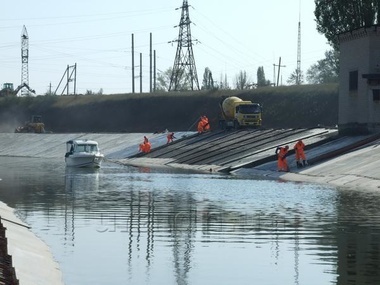 На Донбассе частично восстановлено водоснабжение и высоковольтные линии