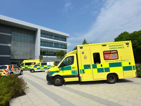 В Англии перевернулся пассажирский автобус, пострадал 41 человек