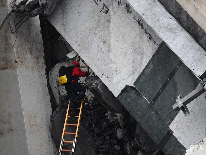 Обрушение моста в Генуе. Украинцев среди пострадавших и погибших нет