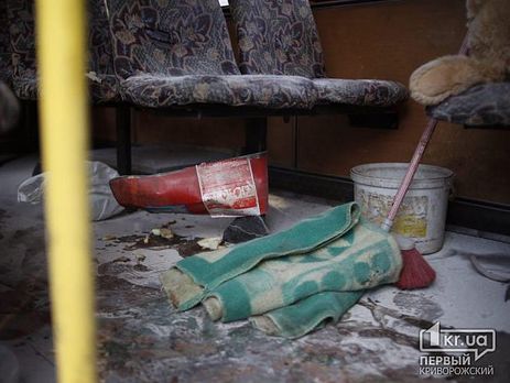 ﻿У Кривому Розі в маршрутці вибухнув вогнегасник, постраждало двоє людей