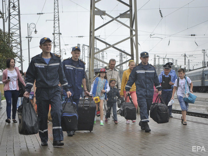 В Украине в июне были трудоустроены только 42% вынужденных переселенцев – опрос