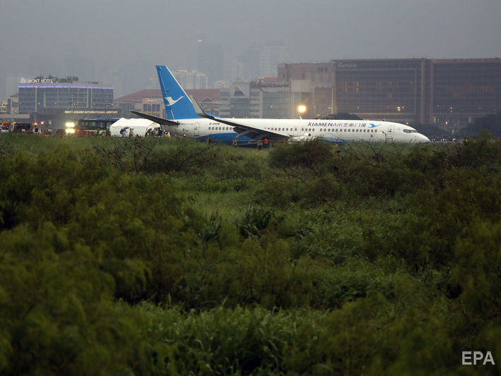 Boeing китайской авиакомпании совершил жесткую посадку в Маниле и потерял двигатель