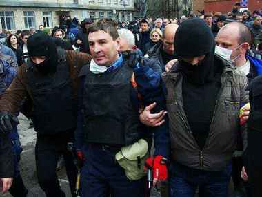 Руководить Славянской районной администрацией будет милиционер, отбивавший у террористов украинский флаг