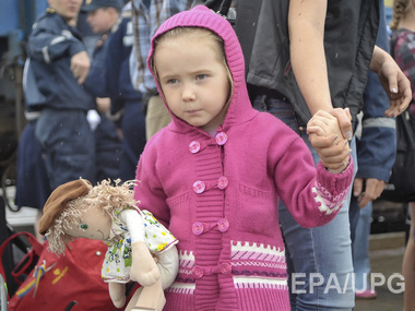 Жители Донецка и Луганска просят помочь им выехать из города