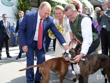 Путин пожелал счастья молодым