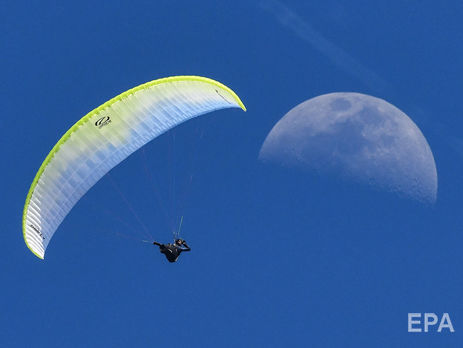 У Македонії після зіткнень у повітрі загинули український і британський парапланеристи