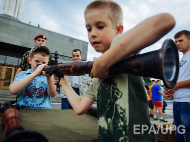 СНБО призвал жителей Донбасса отдавать найденное оружие террористов силам АТО
