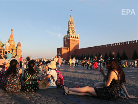 ﻿Дві третини росіян вірять в існування групи осіб, яка хоче переписати історію Росії – опитування