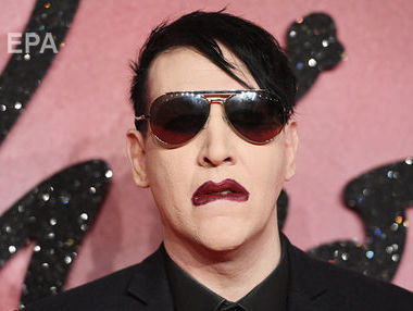 Мэнсон упал в обморок во время концерта