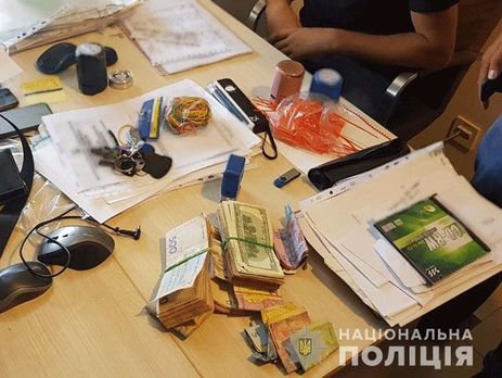 ﻿Поліція викрила злочинну схему на Закарпатській митниці