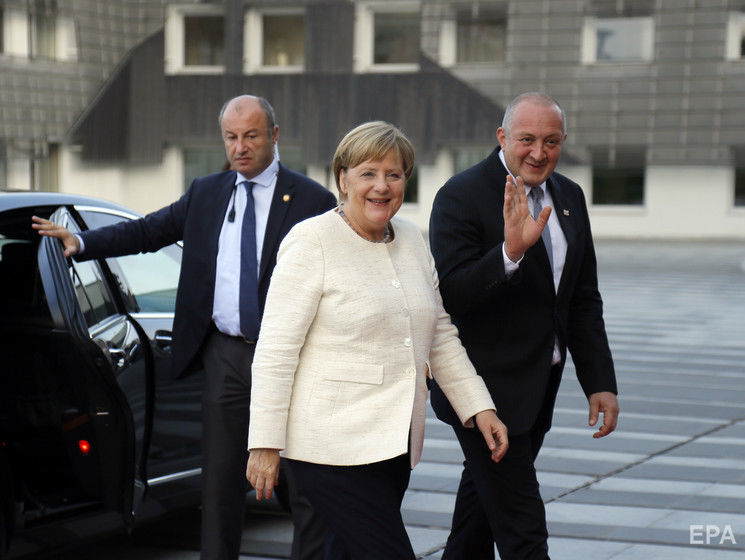 Меркель потребовала вывода российских войск с территории Грузии