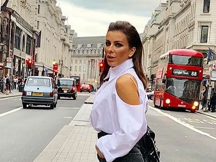 Шнуров встал на колени перед Ани Лорак в студии российского шоу 