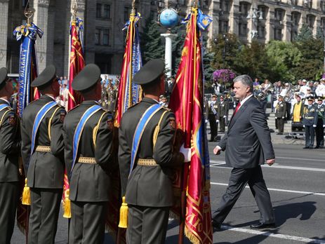 Poroshenko O Privetstvii Slava Ukraine Geroyam Slava Ot Nego My Chuvstvuem Kolossalnyj Podem A Nashih Vragov Korchit Kak Chertej Ot Ladana Gordon