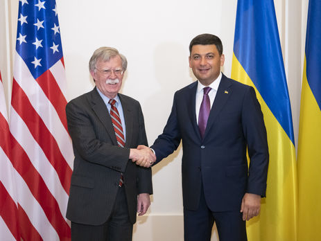 Гройсман обсудил с Болтоном антироссийские санкции и строительство 