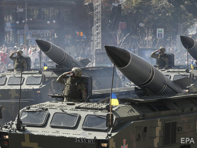 ﻿На параді в Києві показали Javelin, "Богдану" та "Ятаган". Відео