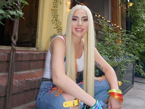 Гага показала голые ягодицы