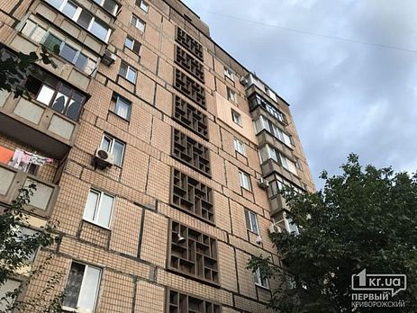 ﻿У Кривому Розі бригада рятувальників, яка прибула на допомогу слідчим, застрягла в ліфті