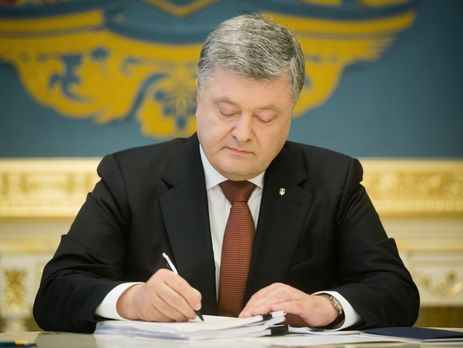 Порошенко подписал закон о повышении уровня соцзащиты военнослужащих
