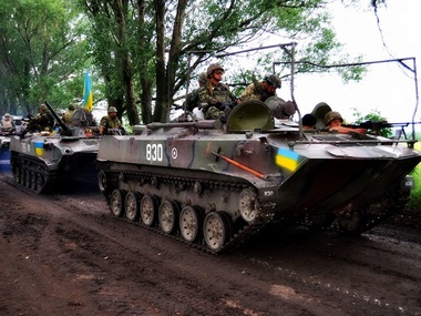 Пресс-центр АТО: Боевики обстреливают украинские блокпосты из минометов, танков и "Градов"