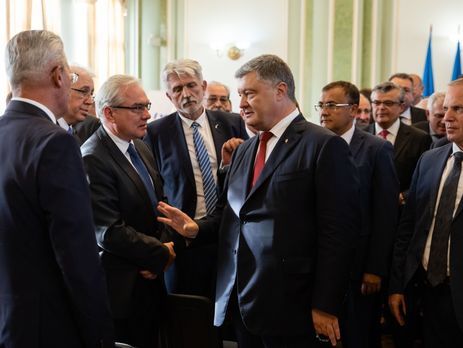 Порошенко поручил подготовить заседание СНБО по ситуации в Азовском море