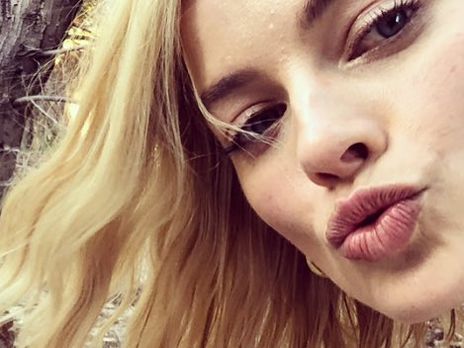 Марго Робби снялась в воде для Chanel