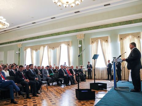 Порошенко заявил, что Украина планирует разорвать договор о дружбе и сотрудничестве с РФ