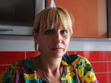 В Крыму проходят обыски в доме активистки Украинского культурного центра