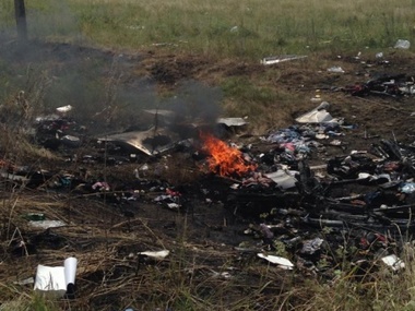 На месте аварии Boeing загорелись вещи жертв крушения