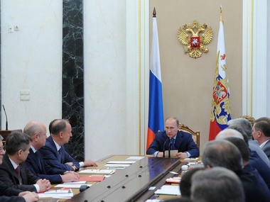 Путин: России НАТО не угрожает, но армию в Крыму мы усилим