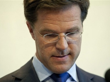 Премьер-министр Голландии: Идентификация тел погибших пассажиров рейса МН17 может занять месяцы