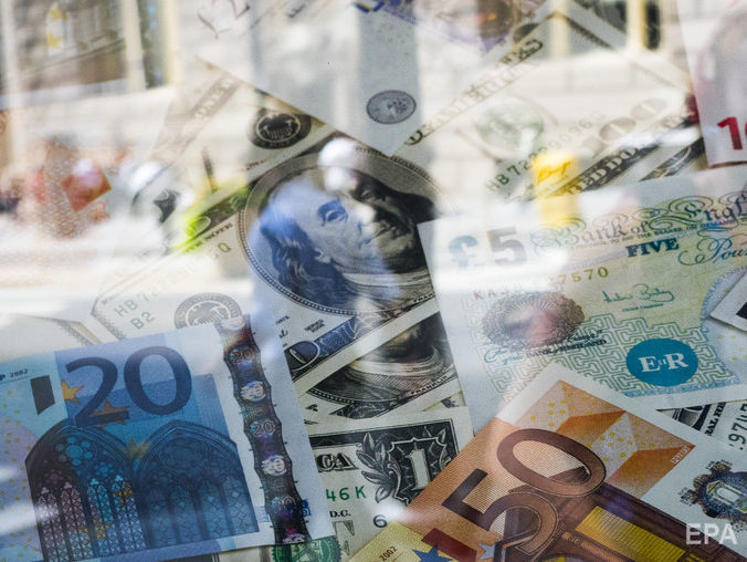 Курс гривны к евро упал до 33,06 грн/€