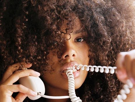 Жена Касселя показала тело в белоснежном белье