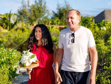 Муж организовал для Хайек повторную свадьбу