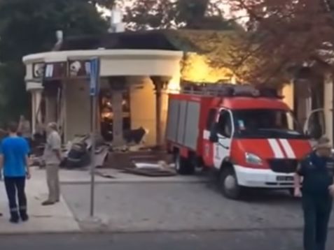 ﻿Російське телебачення продемонструвало кадри перших секунд після вибуху в Донецьку. Відео