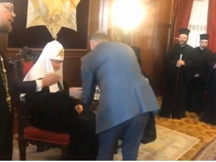 Патриарх Варфоломей отказался от напитков, предложенных представителем главы РПЦ Кирилла. Видео