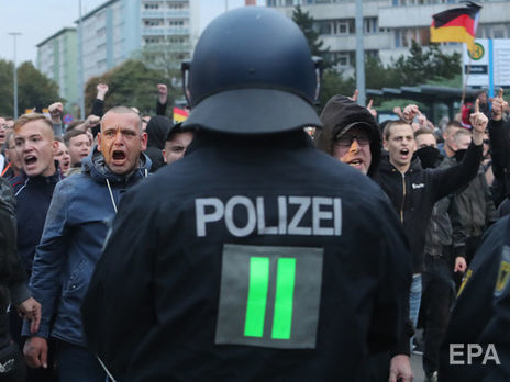 В Германии на митингах из-за мигрантов произошли столкновения, полиция задержала 300 человек