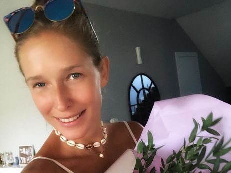 Осадчая показала, как выглядела школьницей